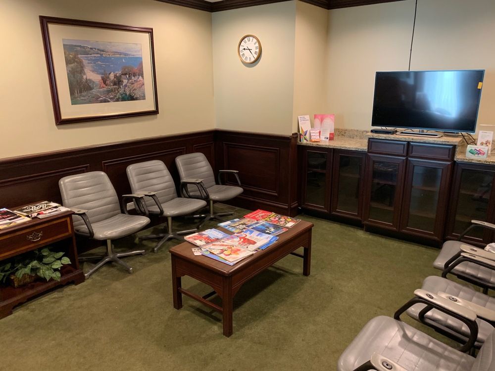 Waukegan Medical Plaza : 1616 Grand Ave. , Waukegan, IL 60085